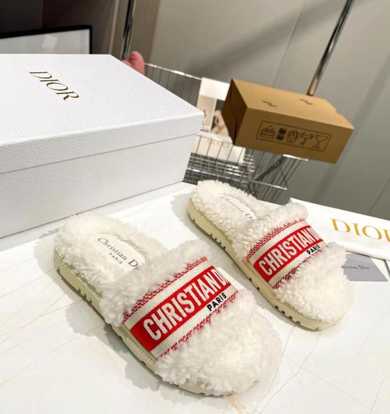 ch**an D*or slippers